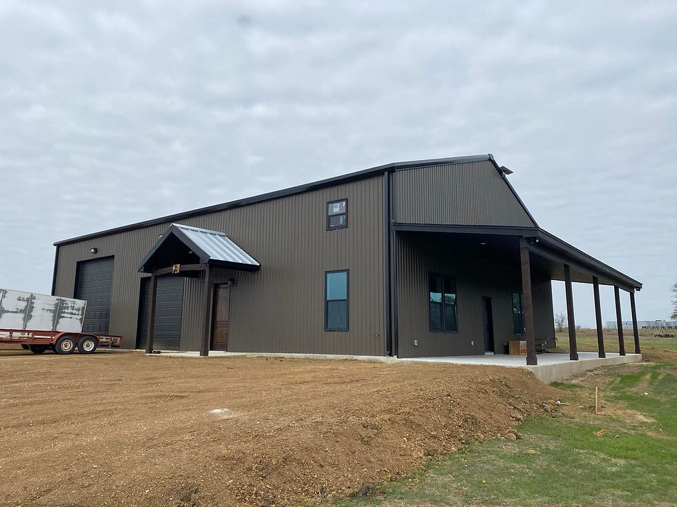 Metal frame barndominium