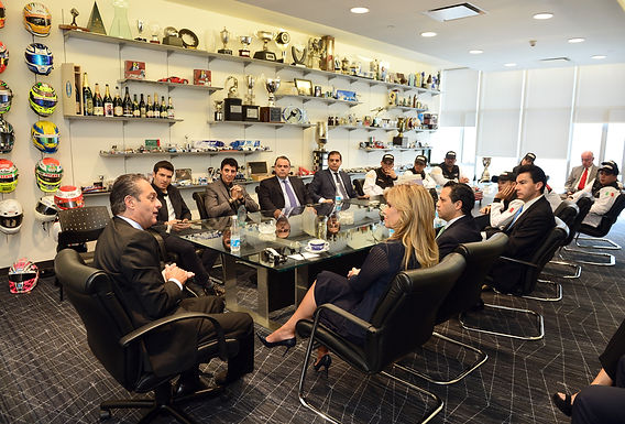Motivan Gobernadora Pavlovich y Carlos Slim a la Escudería Irruenti de Cobach Sonora.
