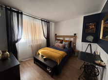 Chambre – Dallage, tête de lit & mobilier sur mesure