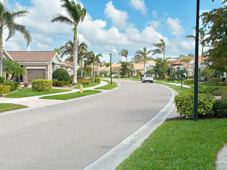 A street in Renaissance - a neighborhood in Wellen Park, Florida