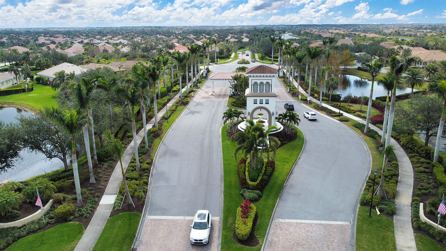 The grand entrance into IslandWalk, FL