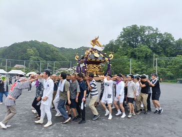 神輿担ぎ体験会が行われました