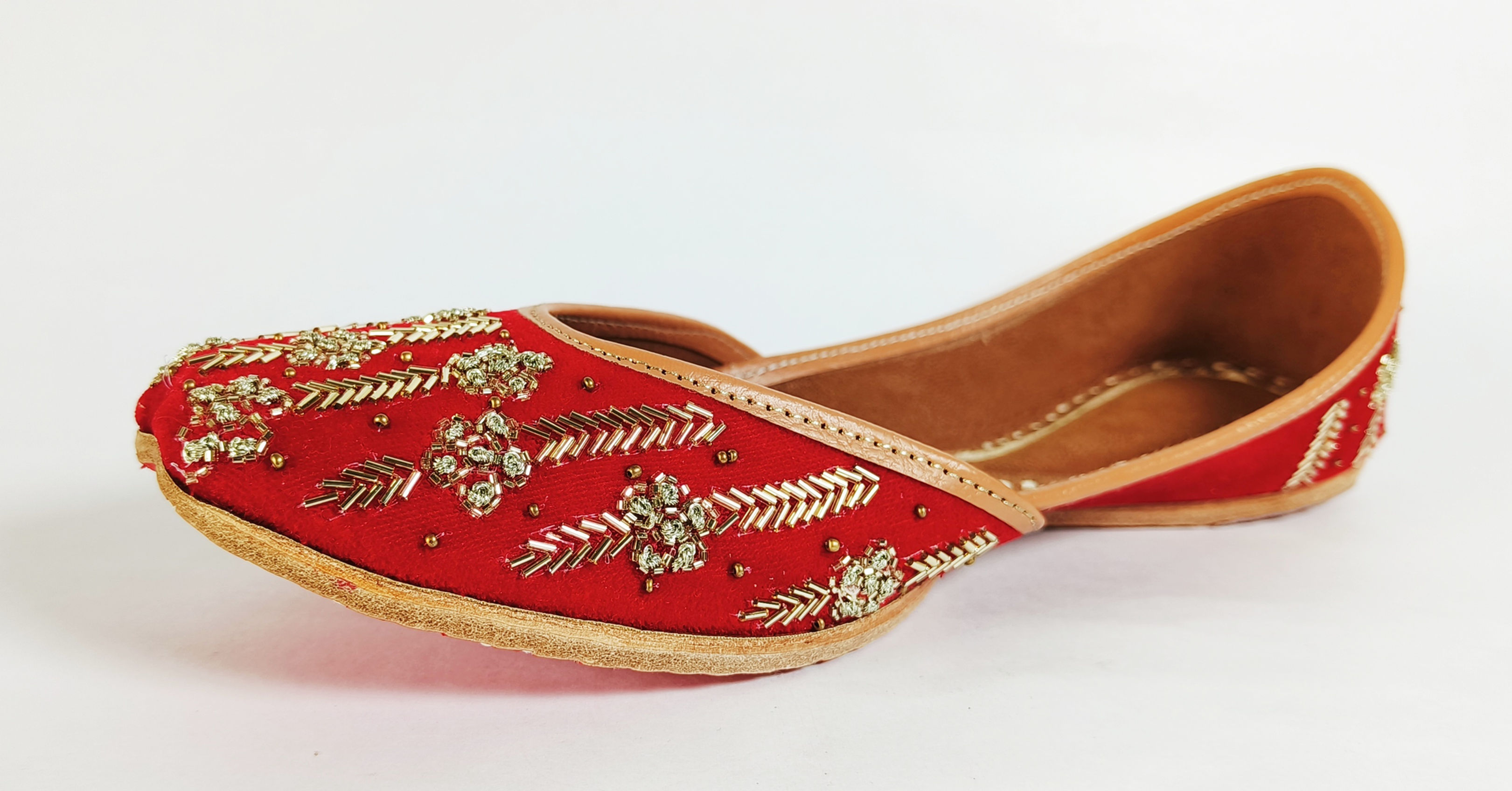 GJ Bridal Crimson Juttis