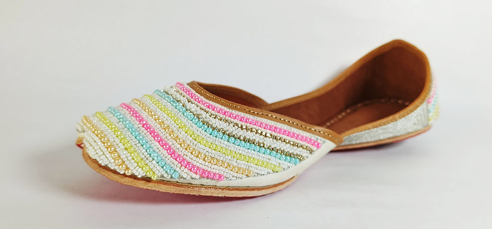 Thumbnail: GJ Candy Beadwork Jutti