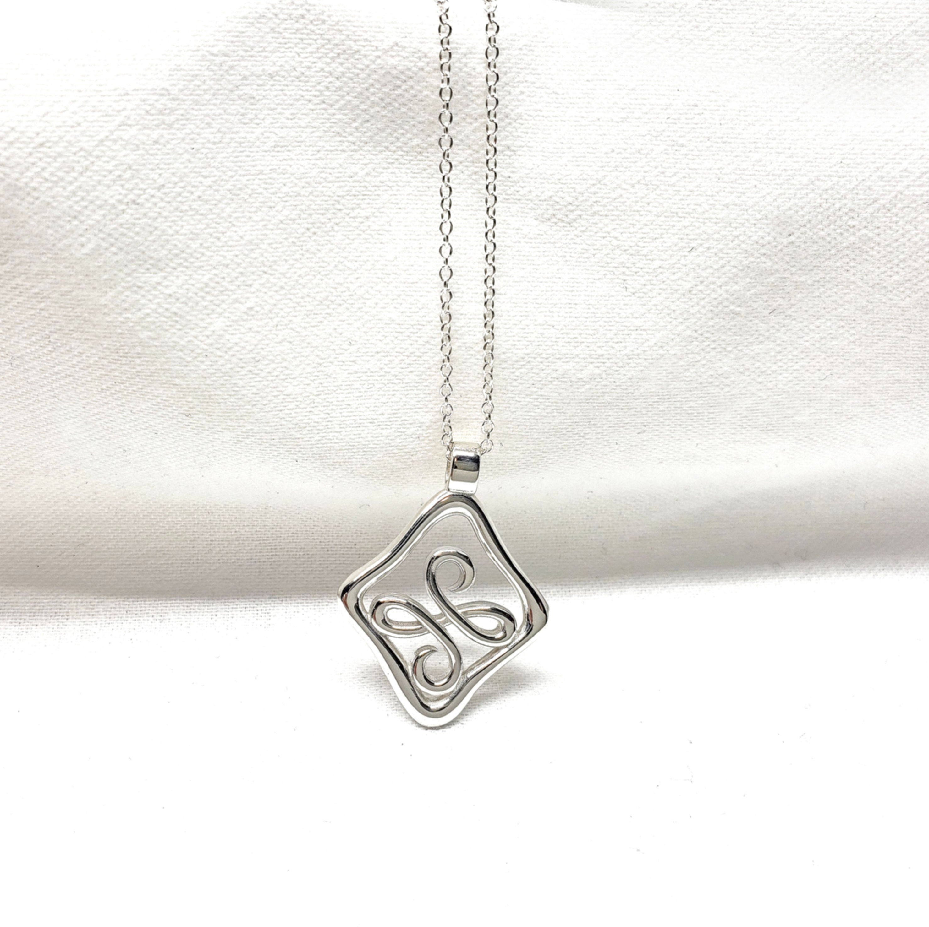Symbol Pendant/Friendship