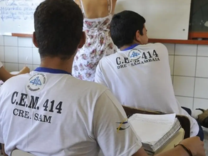 Pé-de-Meia reduz abandono escolar no ensino médio em 43% em dois anos