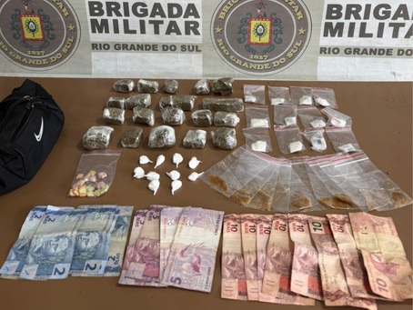 BM prende jovem por tráfico de drogas no Laranjal em Pelotas