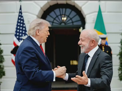 Lula chega à França para reunião do G7; governo vê chance de reunião com Trump