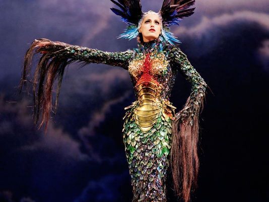 " Thierry Mugler" in Paris