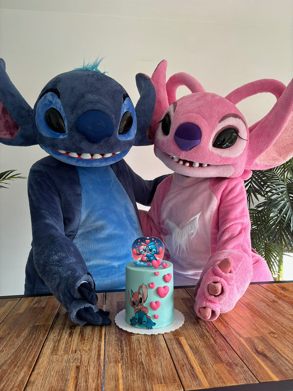 Miniature : mascotte Stitch animation enfants événement entreprise CSE arbre de Noël PACA Marseille Nice Monaco