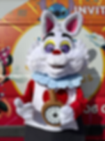 mascotte lapin Alice au pays des merveilles pour animation enfants et événements