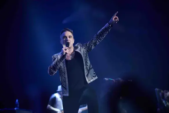 Robbie Williams dedica Angels a Diogo Jota en su concierto en España