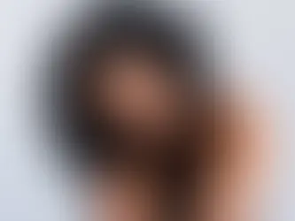 Belén Sánchez: La voz ecuatoriana en el radar de Billboard que transforma la nostalgia en música