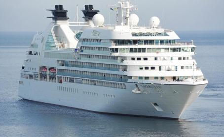 Alerta en el crucero más grande del mundo: un tobogán acuático se rompe y deja un pasajero herido