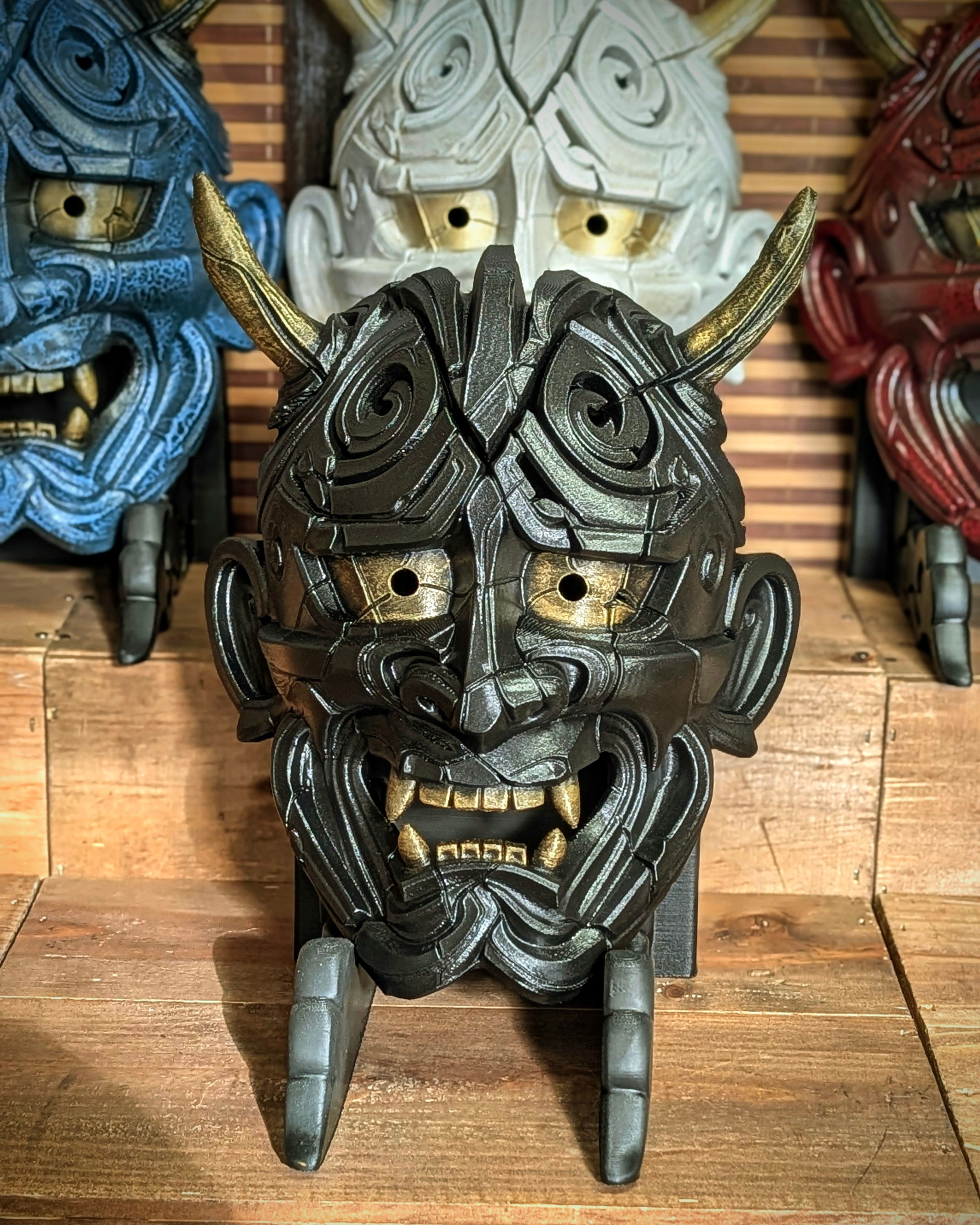 Masque Hannya Kezurata noir texture sculptée PETG décoration murale artisanal France