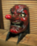 Masque Tengu rouge traditionnel pour collectionneur d'art japonais.