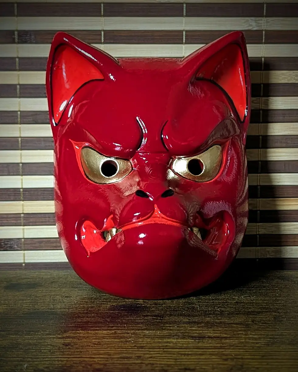 Miniature : Masque Kitsune rouge traditionnel de profil PETG vernis brillant peint main Dai Yokai Bretagne