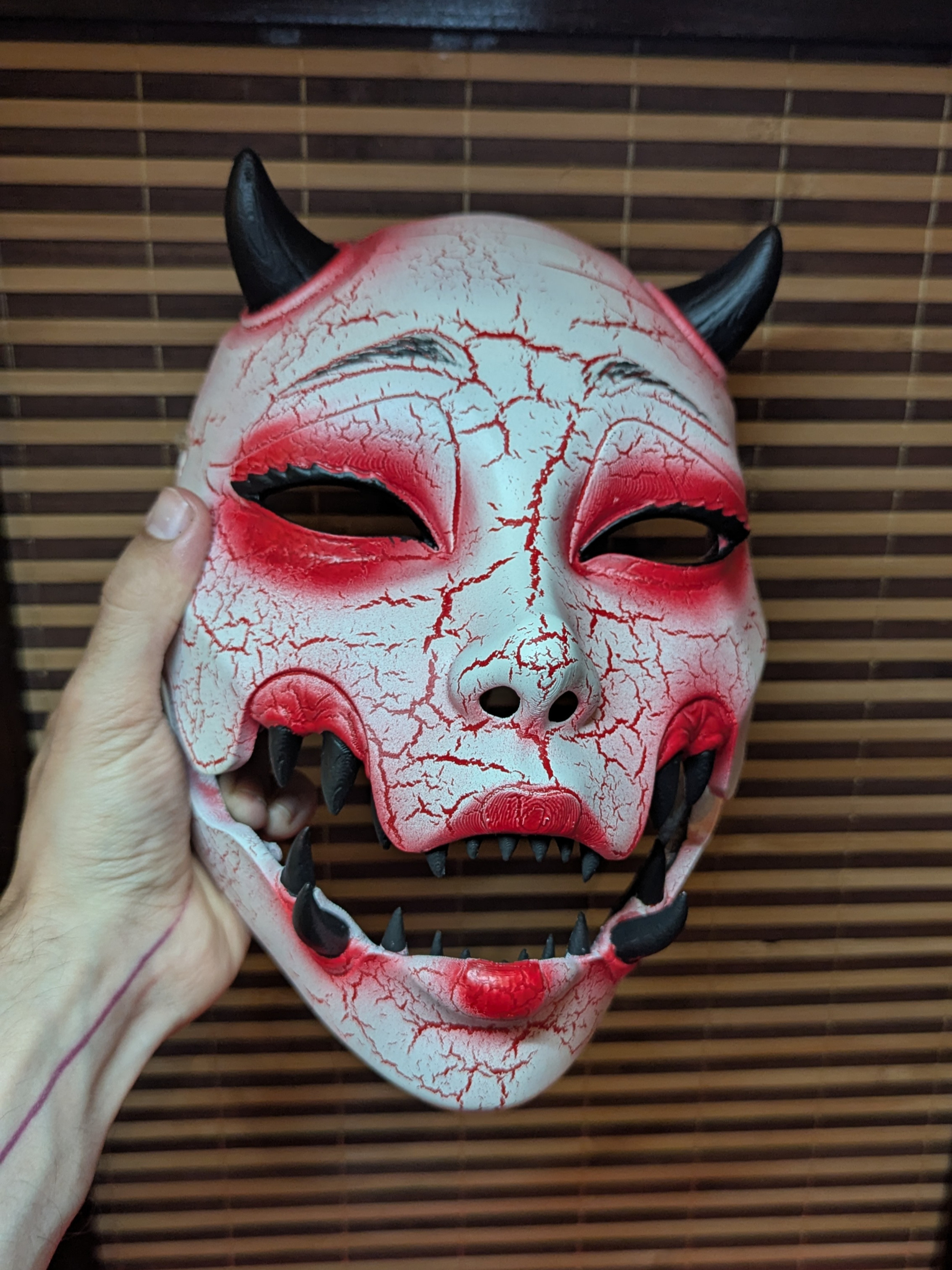 Masque Japonais Demi-visage AKOOSY - Cosplay, Halloween - Design Démon Bleu - Taille Universelle - Léger En Plastique - 17,5x17 Cm