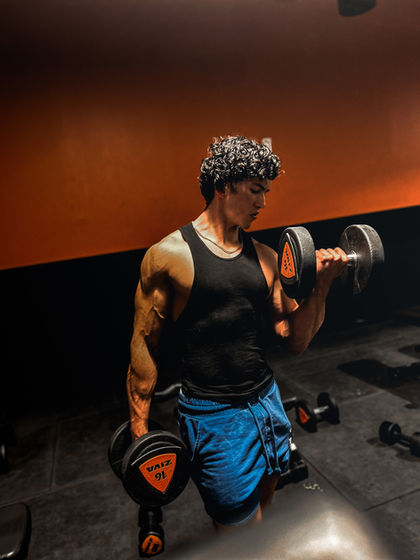 "Transformation physique et conseils de coaching fitness par Duro Fitness – inspirez-vous pour devenir votre meilleure versio