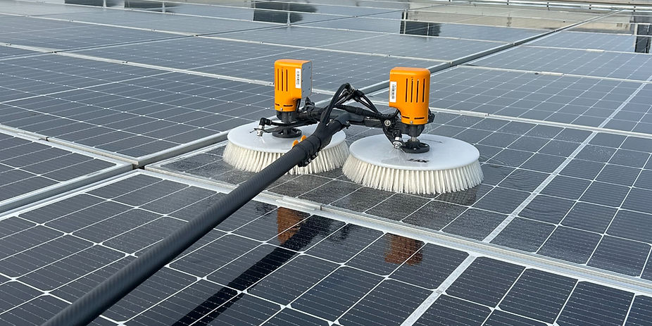 Entreprise SolairePro Clean spécialiste du nettoyage photovoltaïque et entretien de toiture en Belgique et Hauts-de-France.