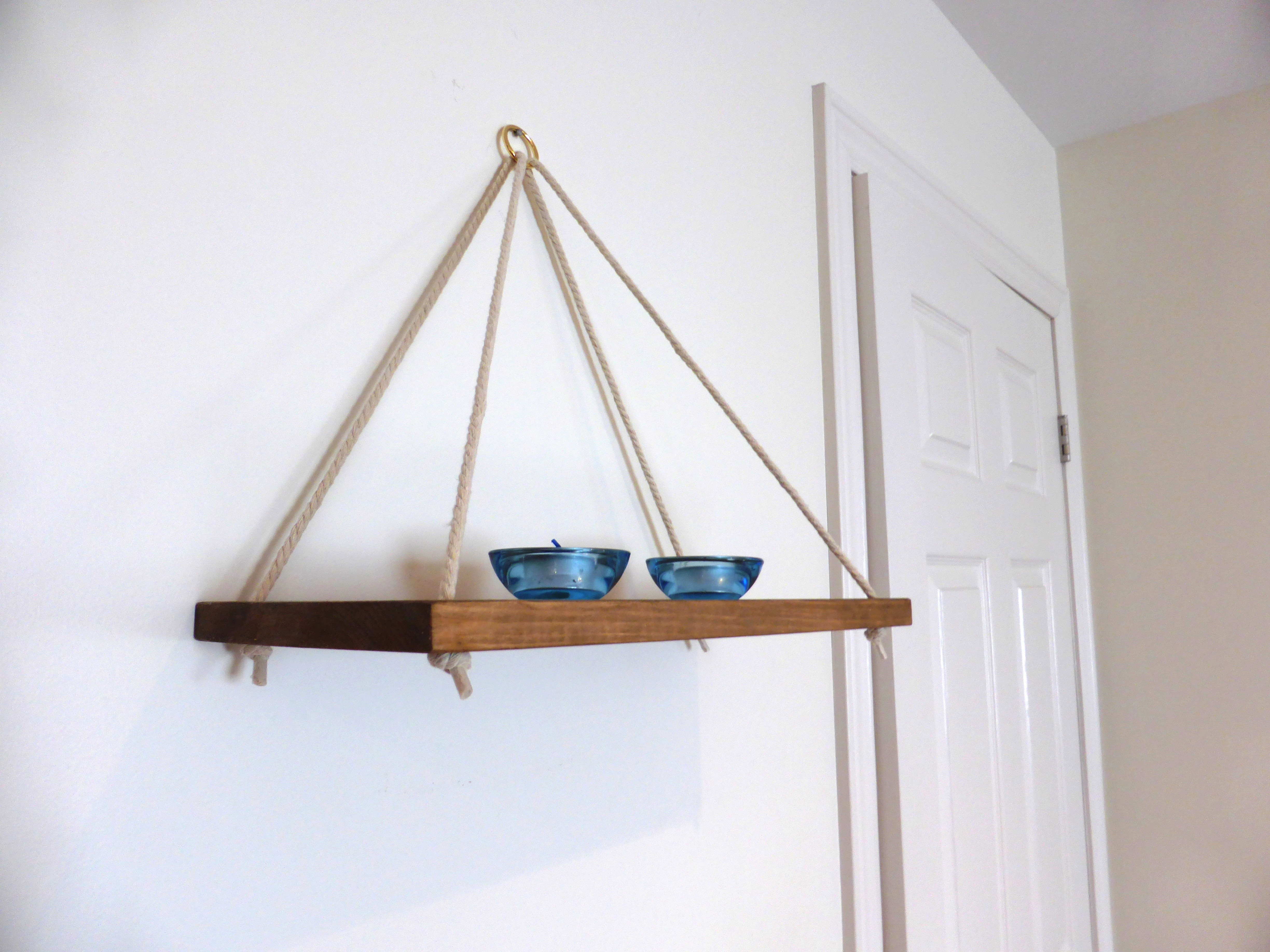 Hanging Shelf 18"