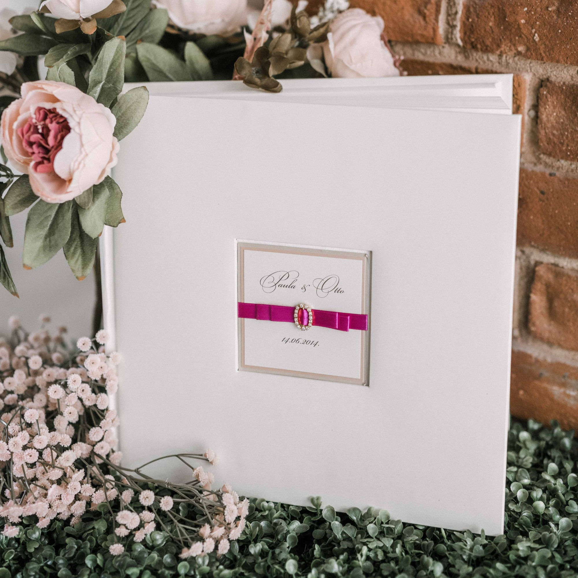 medium photo album with diamond decor, 31x31 cm, up to 300 photos