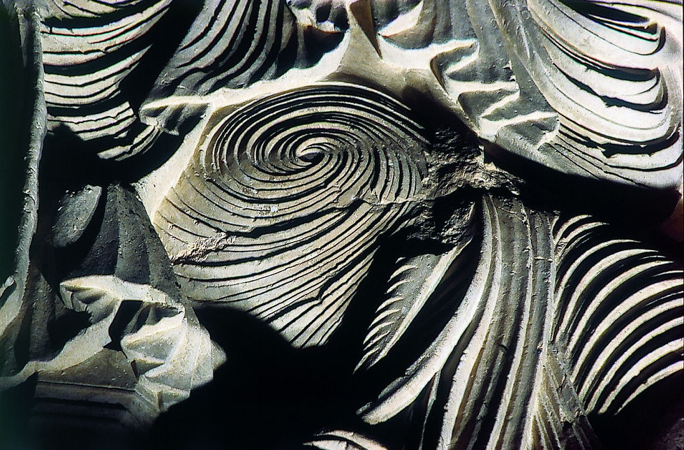 Spirale sur le genou du Christ