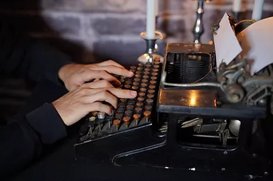 typewriter-2900330 — kopia.webp
