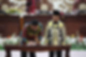 Wagub Kalteng, H. Edy Tandatangani 2 Raperda Bersama Pimpinan DPRD Provinsi, Abdul Razak