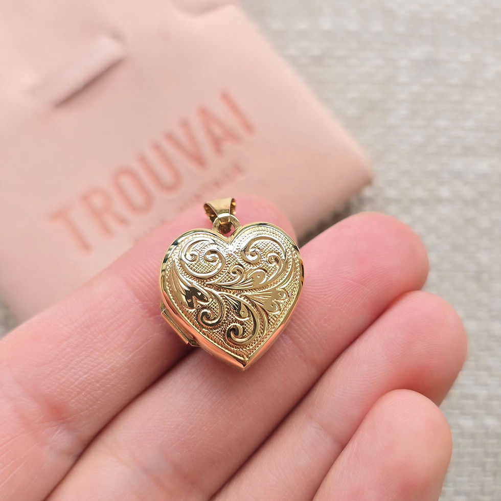 Vintage 9ct Gold Patterned Locket 