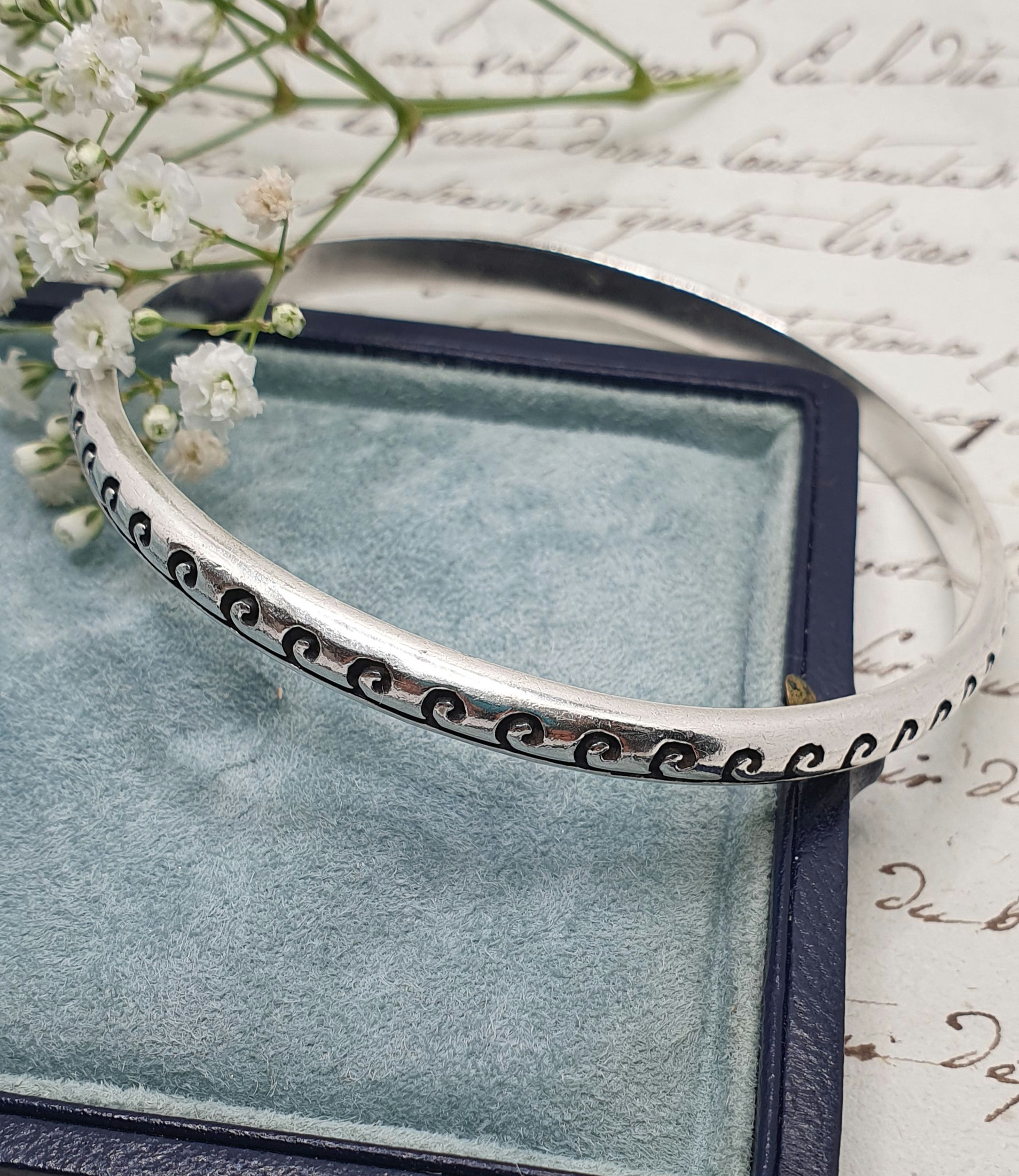 Vintage Sterling Silver Solid Wave Design Bangle 