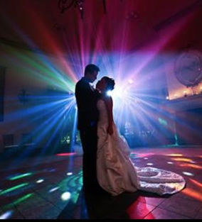 Add some flair to your first dance of your wedding with Elite Events Premier Lighting options, included in the package at no extra cost. 