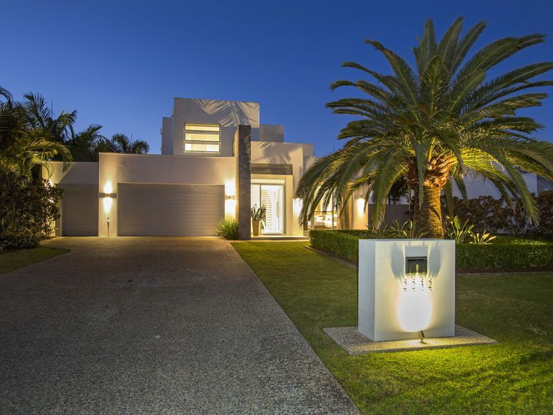 Gracemere Quays/2232 Glengallon Way, Hope Island - Image 1