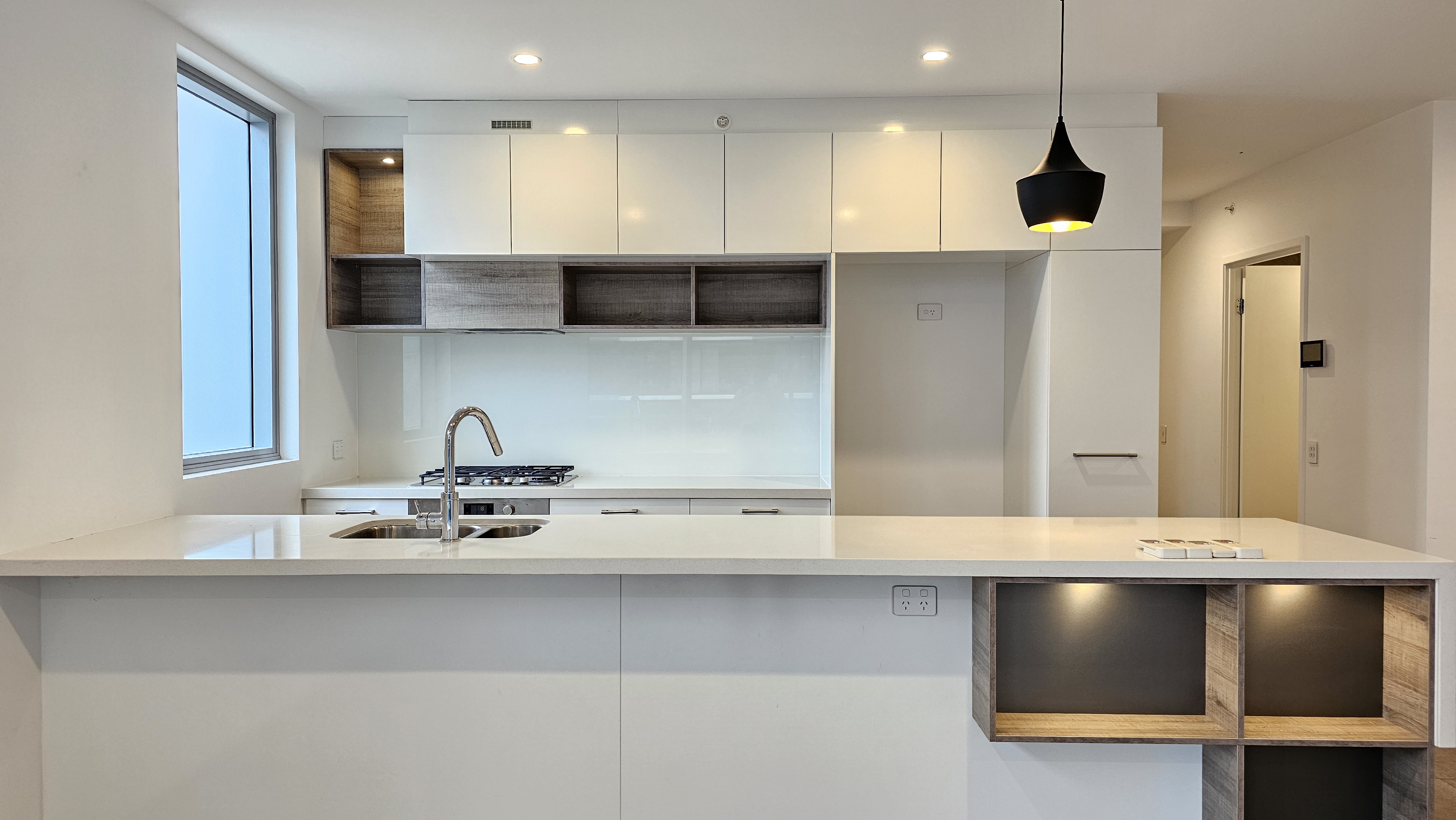 16 Edmondstone Street, South Brisbane - Thumbnail 2