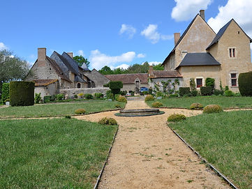 Manoir des sourches Entrée.JPG