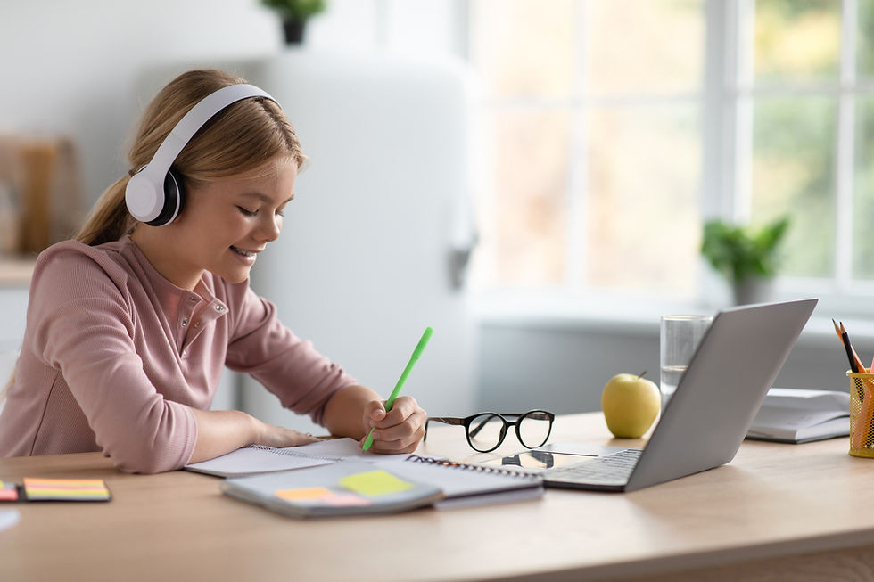 Joven en clases online