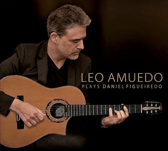 Leo Amuedo com violão