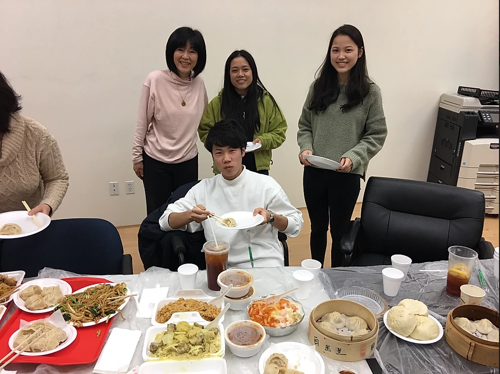 昼食会