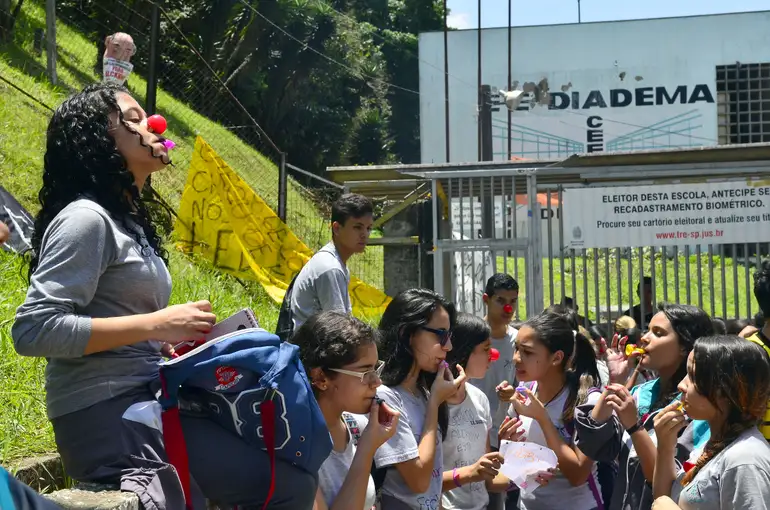 Escola Estadual Diadema ocupada por estudantes contra a reorganização escolar que seria implantada em janeiro de 2016 pela Secretaria de Educação. Foto: Rovena Rosa/Agência Brasil