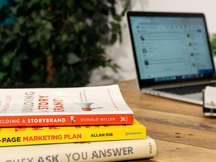 5 Must Read Books to Grow Your Business in 2024