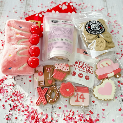 Personalized-Dog-Cake-with-Hearts-edited_4 (6).png