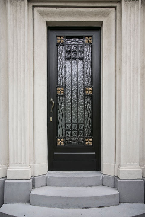 Authentieke voordeur smeedwerk art-deco art-nouveau eclectisch