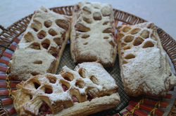 Слойка «Творожно-смородиновая» — 0,07 кг