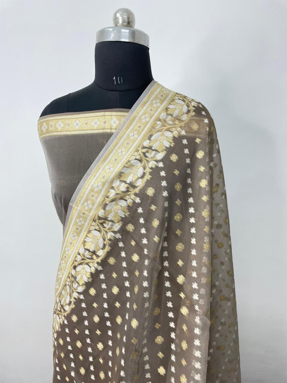 Thumbnail: Jamdani Handwoven Saree