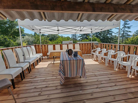 Terrasse de la boutique à la truffe