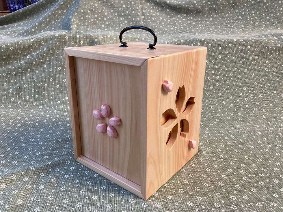 サムネイル： 桧・桜透かし