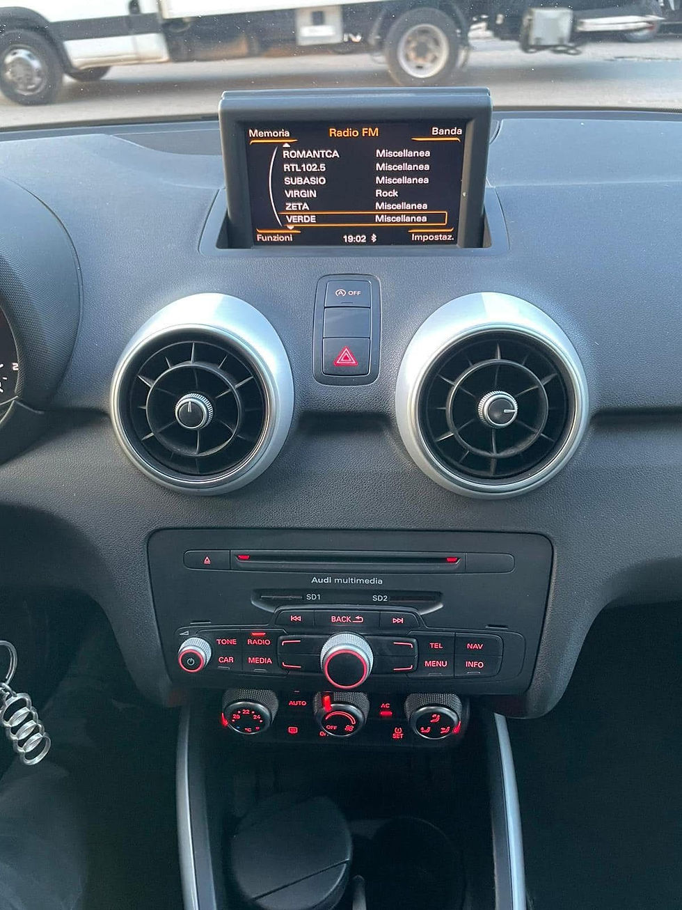 Miniatura: AUDI A1 1.6