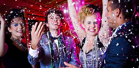 Nós sempre nos adaptamos ao seu tipo de festa, o nosso único objetivo é colocar as pessoas para pular, cantar, dançar, fazer trenzinho, etc...Banda para festa de 15 anos