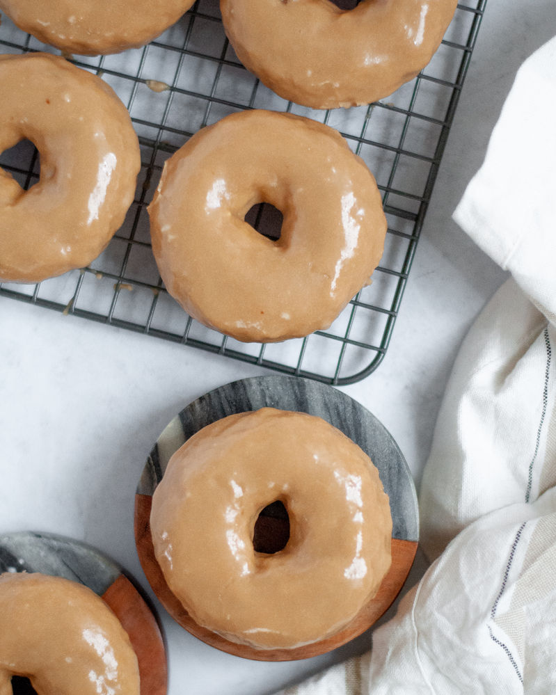 BAKED MAPLE DONUTS WITH MAPLE GLAZE