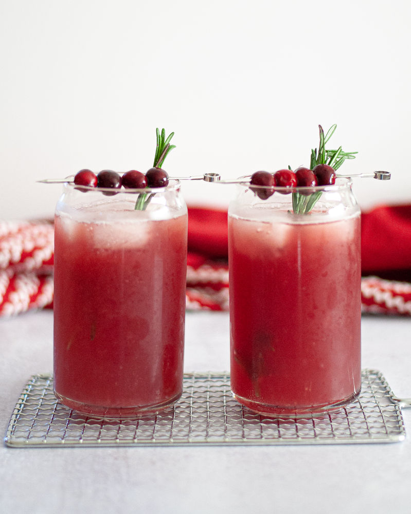 CRANBERRY GINGER SPARKLER (MOCKTAIL)